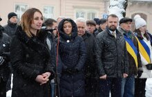 Фото 9: З нагоди відкриття ХХІІІ зимових Олімпійських Ігор у Львові підняли Державний прапор України