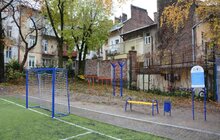 Фото 10: У школі №37 відновили спортивний майданчик та фасад корпусу