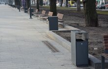Фото 14: На пр Свободи облаштували 30 нових лавок та 15 урн