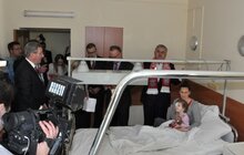 Фото 3: «Ми будемо й надалі збирати кошти і передавати для проведення лікувань», - Карл Гопфнер