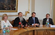 Фото 6: «Сьогодні ввечері завершуємо усі роботи по площі, вночі площа буде помита, завтра буде встановлення технічного обладнання», - М. Литвинюк про площу св. Юра