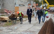 Фото 2: За відновленням мозаїки на колишньому магазині «Океан» можна слідкувати он-лайн