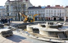 Фото 5: На площі перед Оперним театром облаштують сухий фонтан: розпочалися роботи з демонтажу існуючого