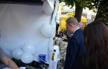 Фото 1: Міський голова Львова оглянув стенди на площі Ринок та ознайомився з продукцією представників польських міст та воєводств