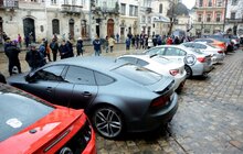 Фото 11: На площі Ринок презентували машини з проекту «OneLifeRally»