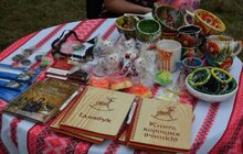 Фото 1: У неділю Митрополичі сади привітали молодь