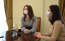 Фото 2: Міський голова Андрій Садовий подякував студенткам-медикам, які врятували життя чоловікові у львівському трамваї