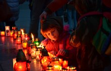 Фото 11: Свічки у центрі Львова - пам'ятаємо про жертв голодоморів
