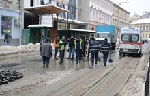 Фото 8: На вул. І. Франка, 21 аварійний витік: на час робіт цю ділянку перекриють для руху транспорту