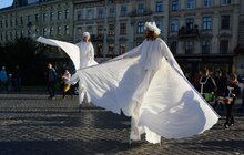 Фото 32: Карнавальною ходою у Львові розпочався «Золотий Лев на вулиці – 2017»