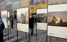 Фото 10: Біля ратуші представили тематичну виставку пам’яті Героїв Небесної Сотні