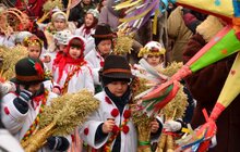 Фото 3: Львів розпочав святкувати Різдво встановленням Дідуха