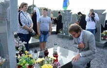 Фото 27: У Львові вшанували спочилих захисників України та помолились на могилі Патріарха Димитрія
