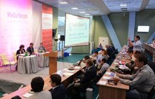 Фото 2: А.Садовий під час відкриття Першого Львівського медіафоруму: «Вільне місто Львів вітає вільних людей світу і медіа» 