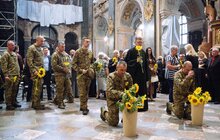 Фото 7: Молитва та соняхи: у Гарнізонному храмі Львова відбувся вечір-реквієм пам’яті полеглих воїнів