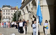 Фото 9: У центрі Львова цілий день майорітиме кримськотатарський прапор (відео)