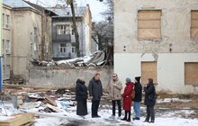 Фото 10: Чотири місяці після ракетного обстрілу на вул. Коновальця: учні вчаться у своїх класах, домівки мешканців відновлюють (відео)