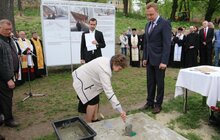 Фото 17: На «Губернаторських валах» заклали пам’ятну капсулу з нагоди початку спорудження пам’ятника-меморіалу Героям Небесної Сотні