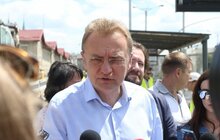 Фото 10: Капітальний ремонт центральних доріг Львова: на вул. Чернівецькій монтують плити під трамвайну колію