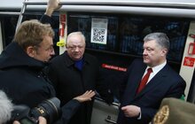 Фото 4: Делегація на чолі з Президентом проїхалась львівським електробусом