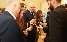 Фото 4: Пластуни та скаути передали мерії Вифлеємський вогонь миру