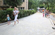 Фото 10: Роботи з капітального ремонту дороги і тротуарів прибудинкової території на вул. Перемиській, 9, 11 та Повстанській, 11