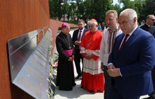Фото 8: Кардинал з Ватикану й віце-прем'єр Польщі вшанували пам’ять Героїв Небесної Сотні на Меморіалі у Львові