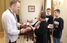 Фото 5: Двоє дітей-сиріт та дитина, позбавлена батьківського піклування, отримали ордери на однокімнатні квартири