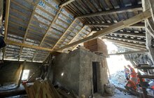 Фото 1: У будинках на вул. Коновальця демонтовують аварійні конструкції, які найбільше постраждали після ракетних обстрілів (відео)