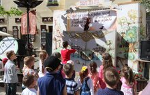 Фото 2: Ляльковий театр з нагоди Дня міста подарував глядачам виставу «Два леви»