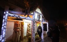 Фото 4: У Львові встановили різдвяну шопку