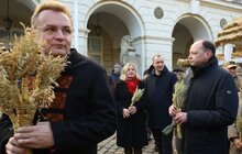 Фото 7: Напередодні Різдва у Львові встановили Різдвяного Дідуха