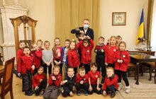 Фото 10: До львівської Ратуші завітали школярі зі «Школи вільних і небайдужих»