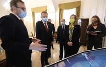 Фото 5: Американський дім, носії мови у львівських школах, залучення американських інвестицій: про що говорили Андрій Садовий та Крістіна Квін