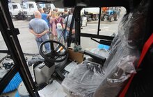Фото 9: У Львові закуповують техніку для прибирання міста