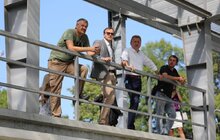 Фото 7: У Парку культури і відпочинку активно ремонтують вхідну арку та стадіон «Юність»