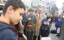 Фото 13: У Львові просто неба провели масовий урок історії з нагоди 100-річчя ЗУНР