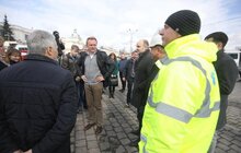 Фото 14: «Є незручності, але скоро тут буде дуже круто», — А. Садовий під час огляду ремонту пл. Двірцевої