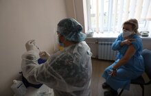 Фото 12: Сьогодні в лікарні швидкої допомоги Львова вакцинують від COVID 80 медиків
