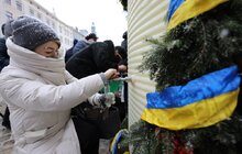 Фото 23: У Львові на пл. Ринок освятили воду, тож львів'яни упродовж дня можуть прийти і набрати її