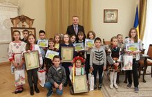 Фото 6: Міський голова Львова привітав та нагородив переможців загальноміського конкурсу дитячого малюнку «Купуй львівське!»