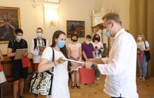 Фото 14: Мер Львова нагородив вчителів та учнів шкіл з нагоди кінця навчального року