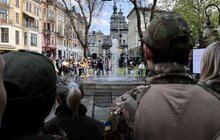 Фото 3: У Львові відкрили фонтан, присвячений Герою України «Да Вінчі» та всім добровольцям (відео)