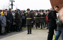 Фото 25: Сотні паперових ангеликів розмістили на Меморіалі Небесної Сотні у Львові