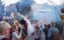 Фото 20: Карнавальною ходою у Львові розпочався «Золотий Лев на вулиці – 2017»