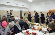 Фото 6: У притулку для бездомних з нагоди Різдва римо-католицька громада організувала святкову вігілію