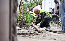 Фото 16: Непридатні для відновлення будинки, які росія зруйнувала у Львові 4 вересня, демонтовують: на їх місці буде громадський простір (відео)