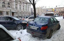 Фото 16: Водії приватних автомобілів продовжують паркуватись у недозволених місцях