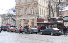 Фото 14: У Львові закликають водіїв не паркувати автомобілі у не відведених для цього місцях