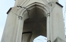Фото 3: Пошкоджену браму Личаківського кладовища демонтують для проведення ремонту